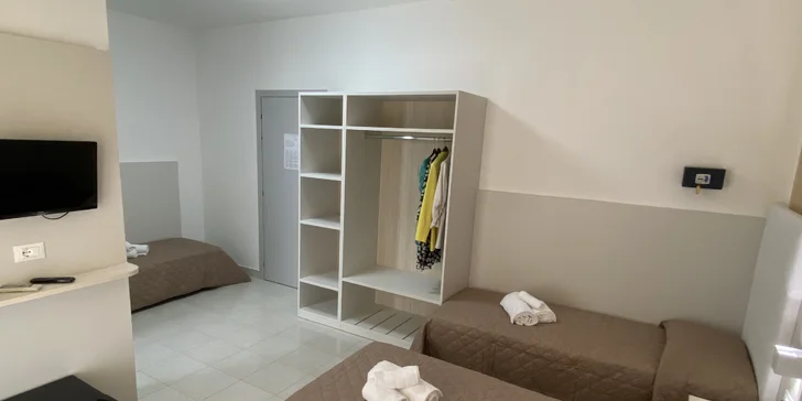 Léto v Caorle: hotel v klidné části u pláže a se snídaní, noc zdarma