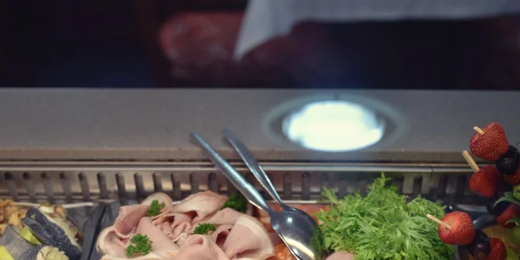 2hod. plavba po Vltavě s rautem all you can eat pro děti i dospělé