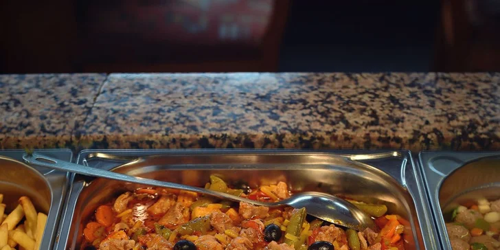 2hod. plavba po Vltavě s rautem all you can eat pro děti i dospělé