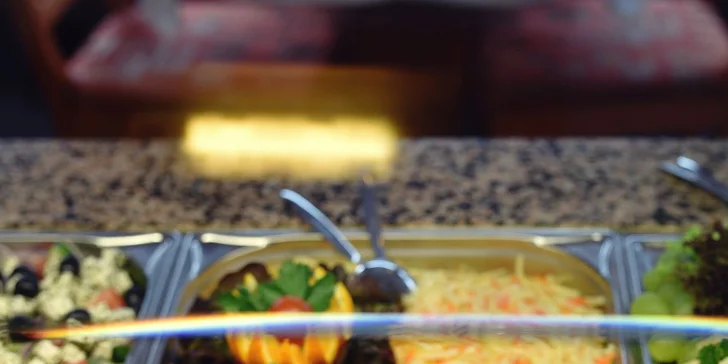2hod. plavba po Vltavě s rautem all you can eat pro děti i dospělé