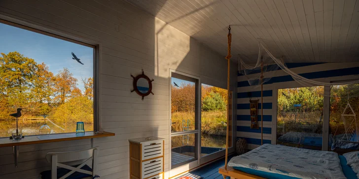 Netradiční ubytování v jižních Čechách: domečky na vodní hladině, odpočinek i rybolov