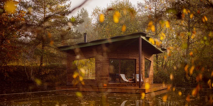 Netradiční ubytování v jižních Čechách: domečky na vodní hladině, odpočinek i rybolov