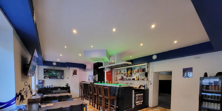 Až 2 hod. hraní na PC či PS5 i s pizzou podle výběru či alko drinky