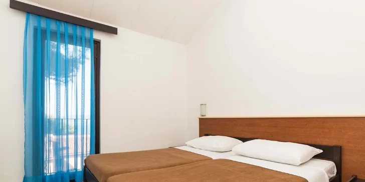 Apartmány na Istrii: jednoduché ubytování u pláže, bez stravy, se snídaní či polopenzí, first minute slevy