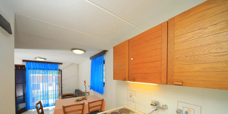 Apartmány na Istrii: jednoduché ubytování u pláže, bez stravy, se snídaní či polopenzí, first minute slevy
