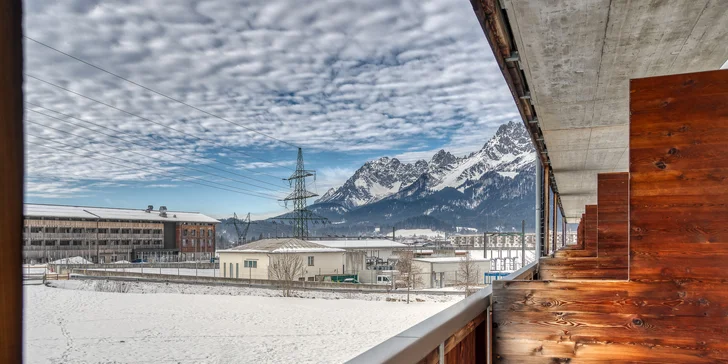 Dovolená v Kitzbühelských Alpách v Tyrolsku: krásný hotel se snídaní či polopenzí a relax zónou