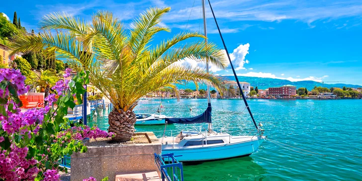 Dovolená na břehu jezera Garda: hotel s polopenzí a venkovním bazénem