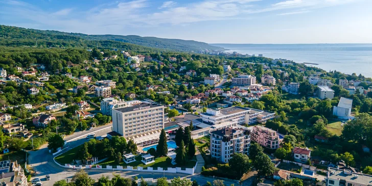 Autobusový zájezd na Zlaté Písky: 7 nocí v hotelu s bazénem a all inclusive