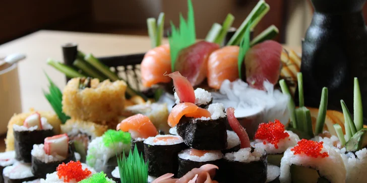 Sushi sety v nové asijské restauraci: 38–76 ks, losos, tuňák, avokádo i smažené krevety