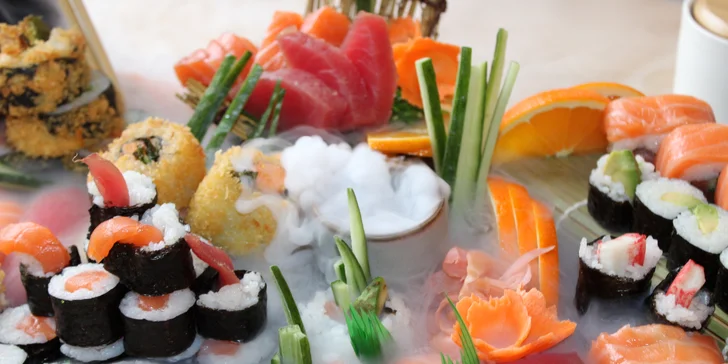 Sushi sety v nové asijské restauraci: 38–76 ks, losos, tuňák, avokádo i smažené krevety