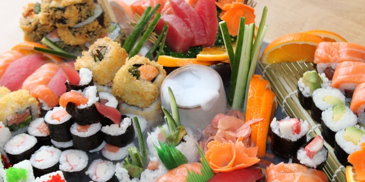 Sushi sety v nové asijské restauraci: 38–76 ks, losos, tuňák, avokádo i smažené krevety