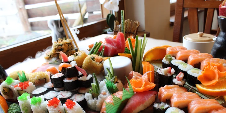 Sushi sety v nové asijské restauraci: 38–76 ks, losos, tuňák, avokádo i smažené krevety