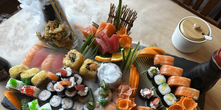Otevřené vouchery do nové asijské restaurace a sushi baru v Pardubicích: 300-1000 Kč