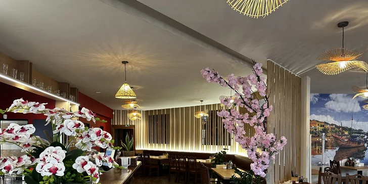 Otevřené vouchery do nové asijské restaurace a sushi baru v Pardubicích: 300-1000 Kč