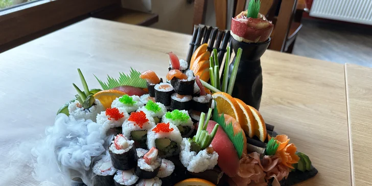Otevřené vouchery do nové asijské restaurace a sushi baru v Pardubicích: 300-1000 Kč