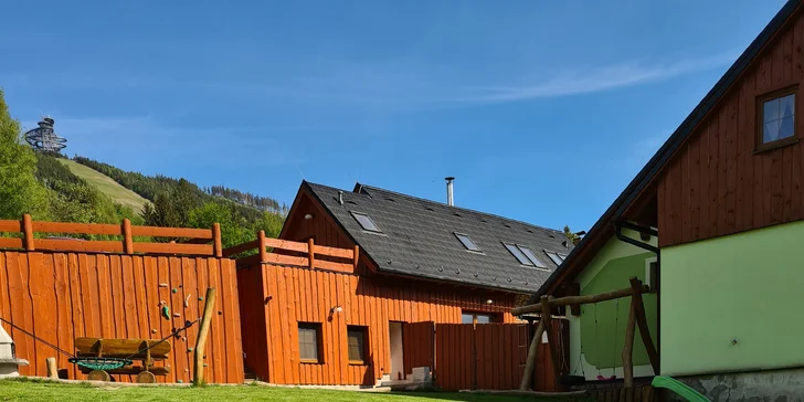 Pobyt na Dolní Moravě: zrekonstruované apartmány i horská chalupa až pro 14 osob
