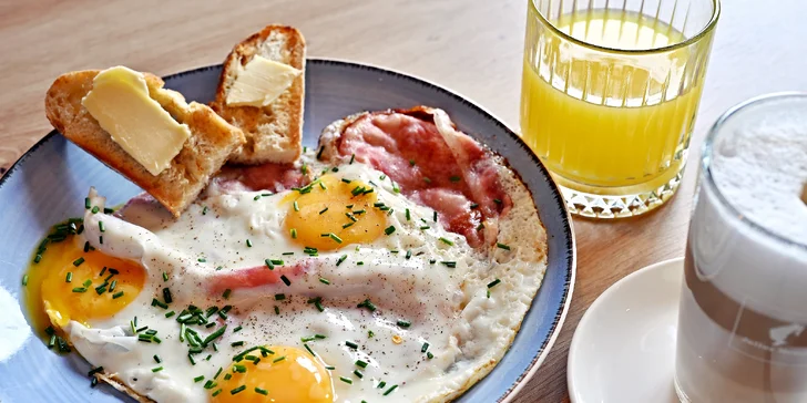 Snídaně podle výběru vč. nápoje i brunch v Jinočanech: anglická snídaně, vídeňské párky i prosecco