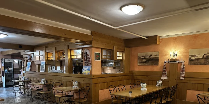 Ukrajina na talíři: degustační menu o 9 chodech pro 2 osoby v tradiční restauraci