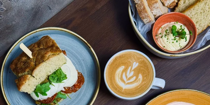 Slaná či sladká snídaně nebo brunch s lahví prosecca pro 1-2 osoby