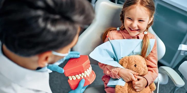 Zářivý úsměv: důkladná dentální hygiena ve Zlíně pro děti i dospělé