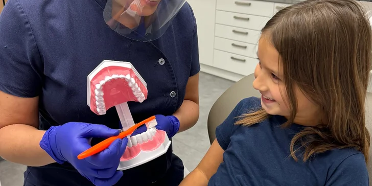 Zářivý úsměv: důkladná dentální hygiena ve Zlíně pro děti i dospělé