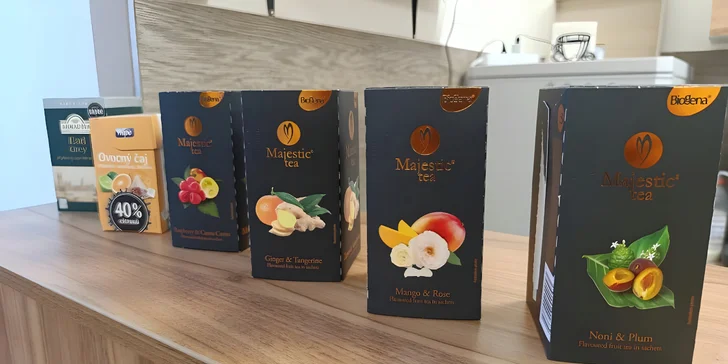 Káva nebo prosecco a cheesecake či skořicový croissant u centra Olomouce