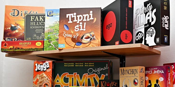 Pití a zábava až pro 6 osob: horký nápoj, prosecco, koktejly a deskovky