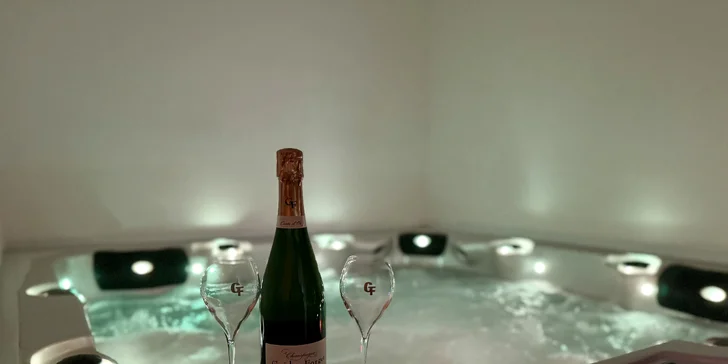 Privátní wellness pro dva v centru Kutné Hory: relax ve vířivce nebo i v sauně