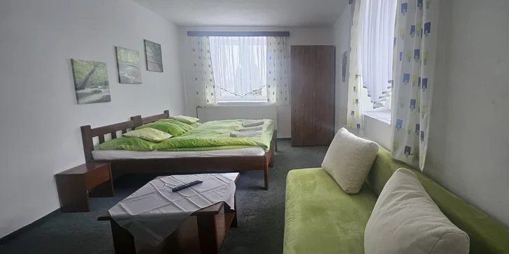Penzion nedaleko Lipna až pro 4 osoby: snídaně a v létě bazén