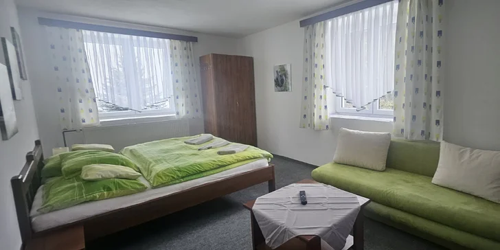 Penzion nedaleko Lipna až pro 4 osoby: snídaně a v létě bazén