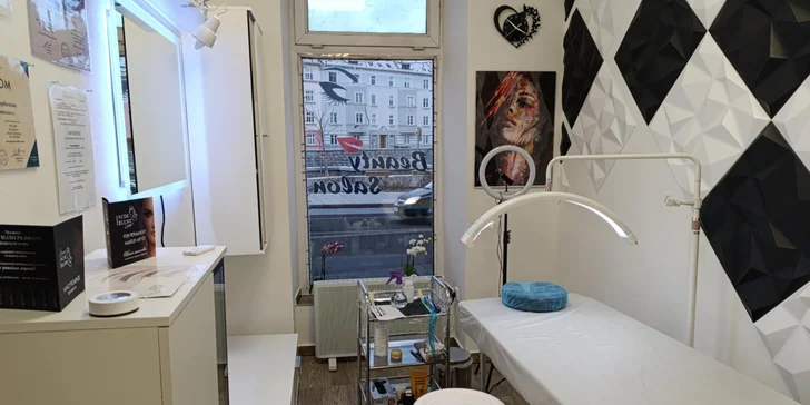 Perfektně nalíčená každý den: permanentní make-up očních linek, rtů i obočí