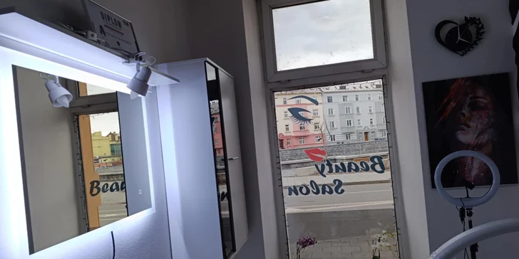 Perfektně nalíčená každý den: permanentní make-up očních linek, rtů i obočí