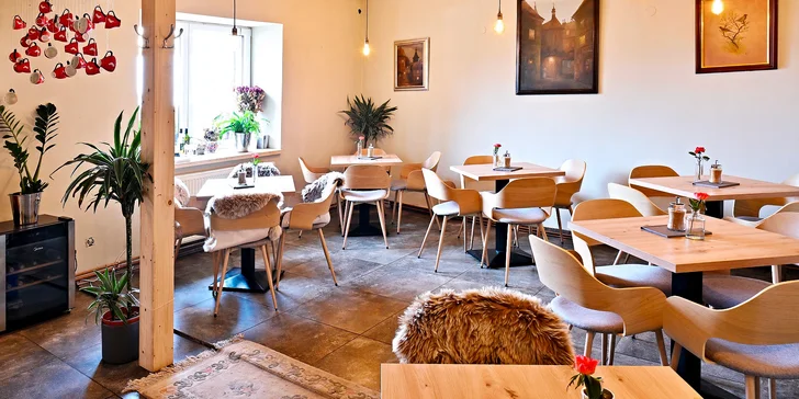 Snídaně podle výběru vč. nápoje i brunch v Jinočanech: anglická snídaně, vídeňské párky i prosecco