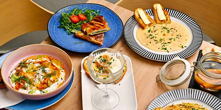 Snídaně podle výběru vč. nápoje i brunch v Jinočanech: anglická snídaně, vídeňské párky i prosecco