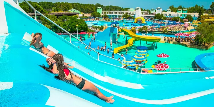 Dovolená s plnou penzí u italského Rimini: hotel 150 m od moře, bazén a dvě děti do 2,9 let zdarma