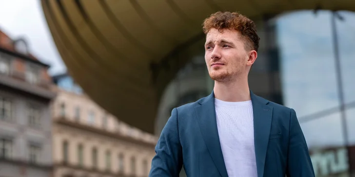 Profesionální fotky i videa v exteriéru: portréty, auta i produktové focení