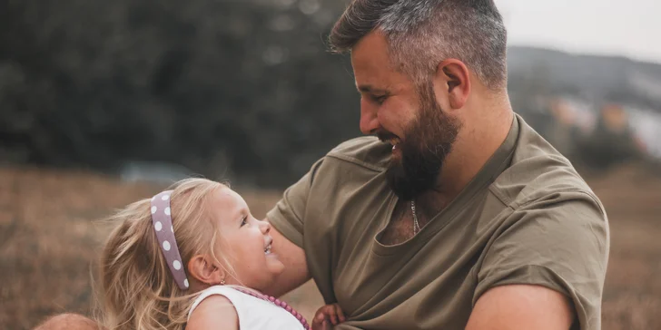 Venkovní rodinné nebo párové focení: 4–15 upravených fotek