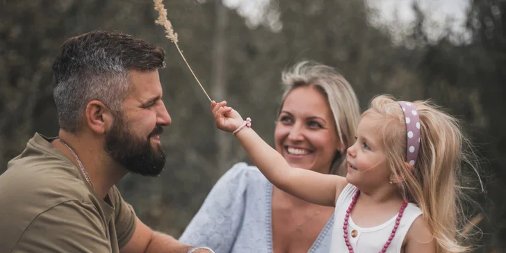 Venkovní rodinné nebo párové focení: 4–15 upravených fotek