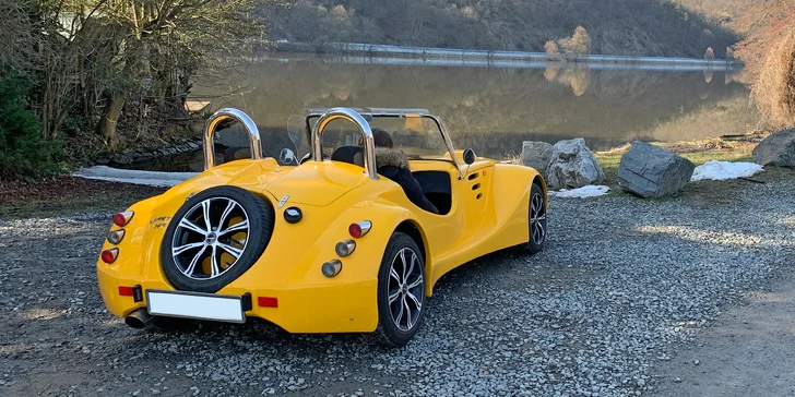 Pohodová vyjížďka: zapůjčení dvoumístného kabrioletu Roadster Kaipan 14 na 2 hod. i víkend