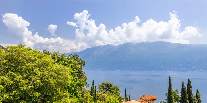 Hotel s výhledem na jezero Lago di Garda: regionální snídaně i wellenss