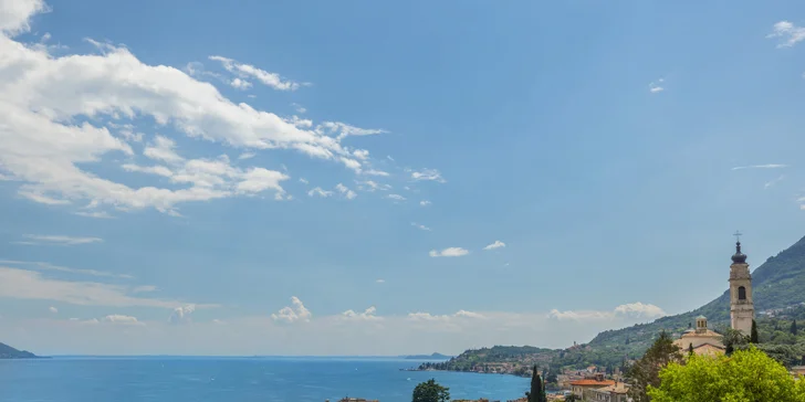 Hotel s výhledem na jezero Lago di Garda: regionální snídaně i wellenss