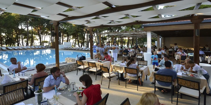 Dovolená na Istrii: 4* hotel s polopenzí, 2 děti do 11,9 let zdarma