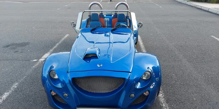 Pohodová vyjížďka: zapůjčení dvoumístného kabrioletu Roadster Kaipan 14 na 2 hod. i víkend