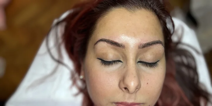 Permanentní make-up: microblading obočí nebo rty technikou Aquarelle