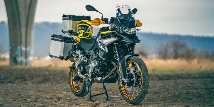 Pronájem motorky BMW na 1 den nebo celý týden i s možností příslušenství