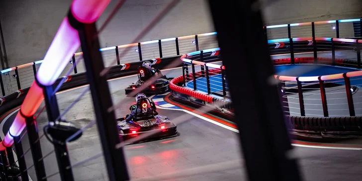 Game of Karts: závod plný akce, volant jako ve formuli a soupeř v zaměřovači