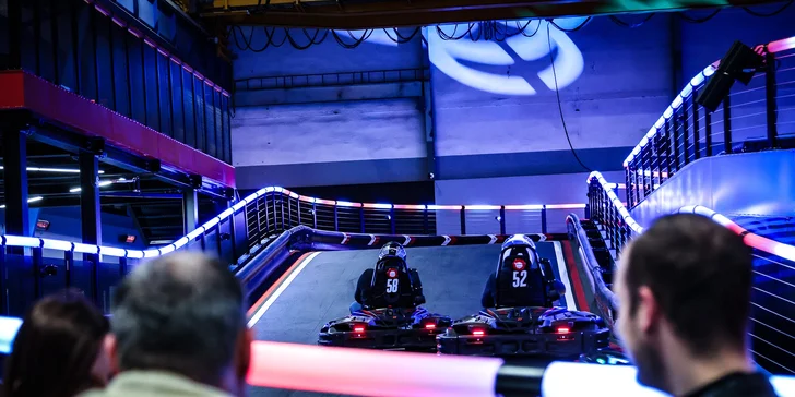 Game of Karts: závod plný akce, volant jako ve formuli a soupeř v zaměřovači