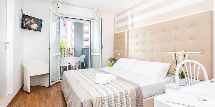 Lignano Sabbiadoro: 4* hotel u pláže se snídaní či polopenzí, bazén a vířivka