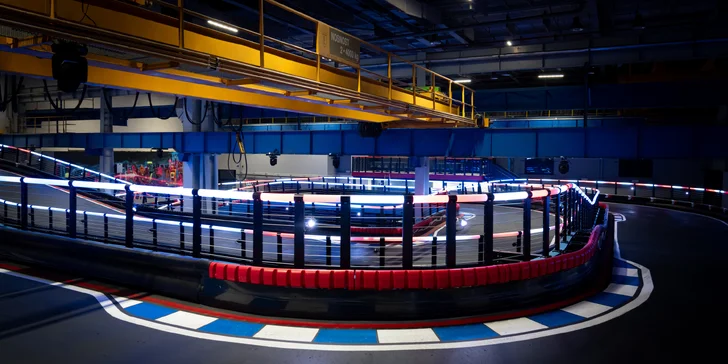 Game of Karts: závod plný akce, volant jako ve formuli a soupeř v zaměřovači