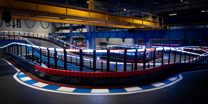 Game of Karts: závod plný akce, volant jako ve formuli a soupeř v zaměřovači